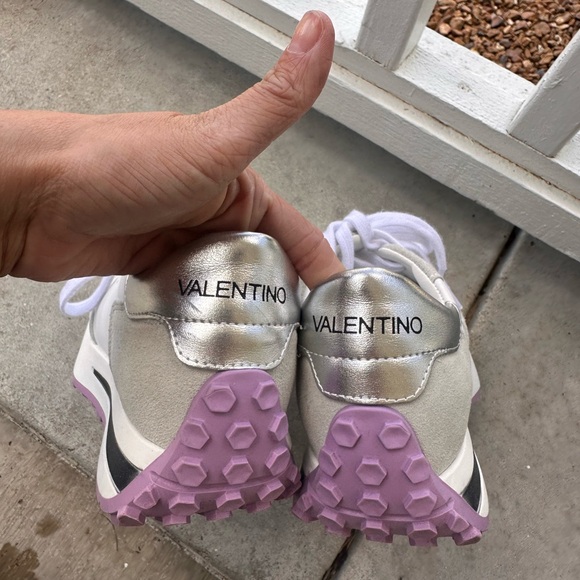 Valentino White and Gray Athletic Sneakers with Retro Design - Picture 4 of 10